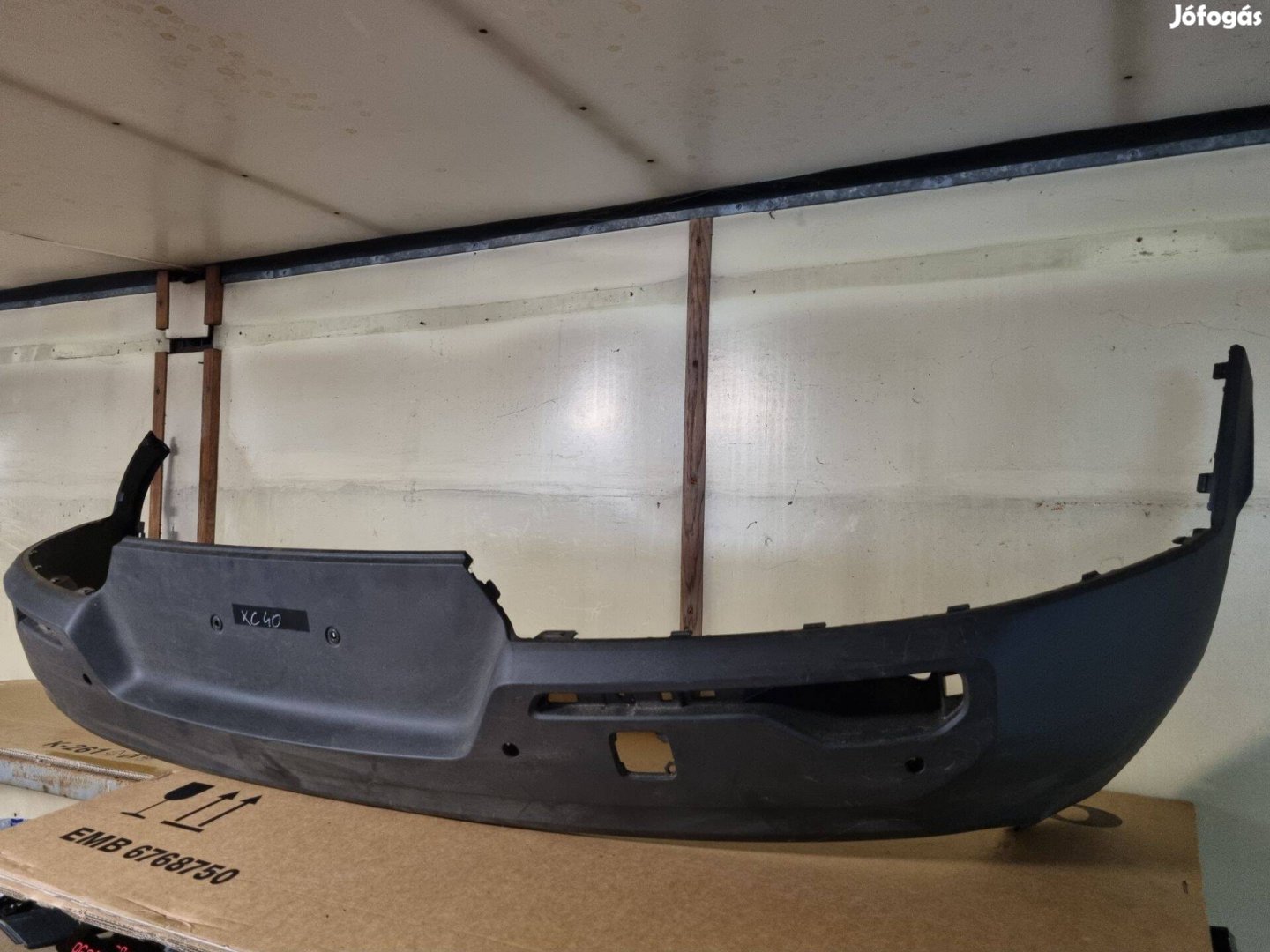 Volvo XC40 2017- hátsó lökhárító