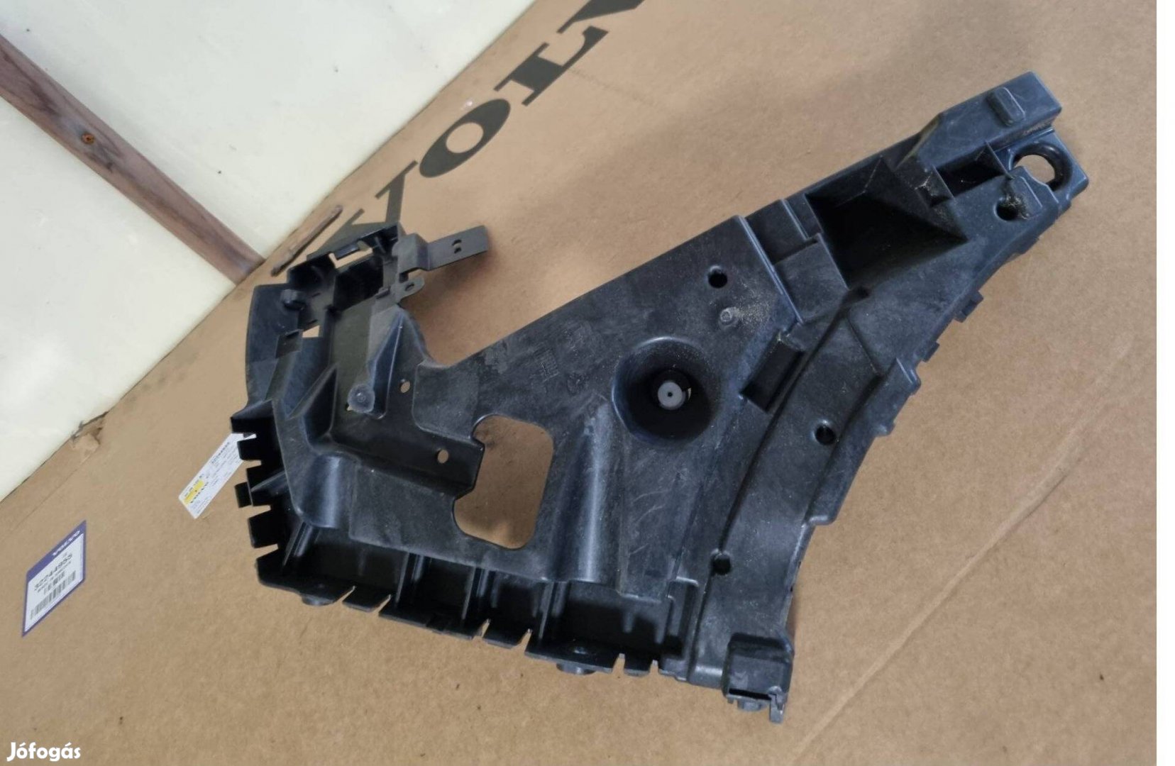 Volvo XC40 bal oldaltartó 32227484