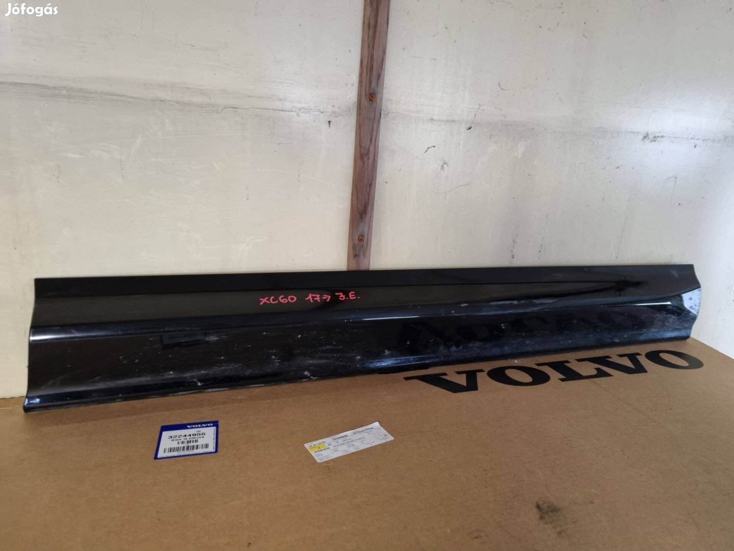 Volvo XC60 2017- jobb első ajtó díszléc