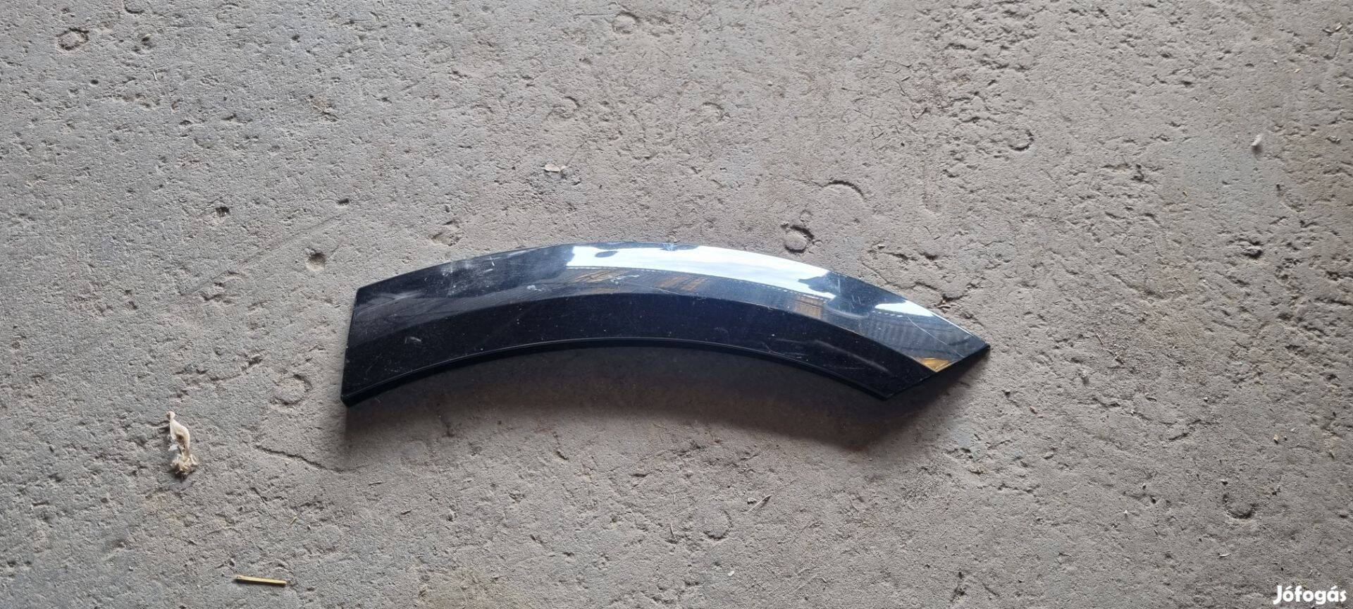 Volvo XC60 2018- Bal hátsó kerékív díszléc 31650209