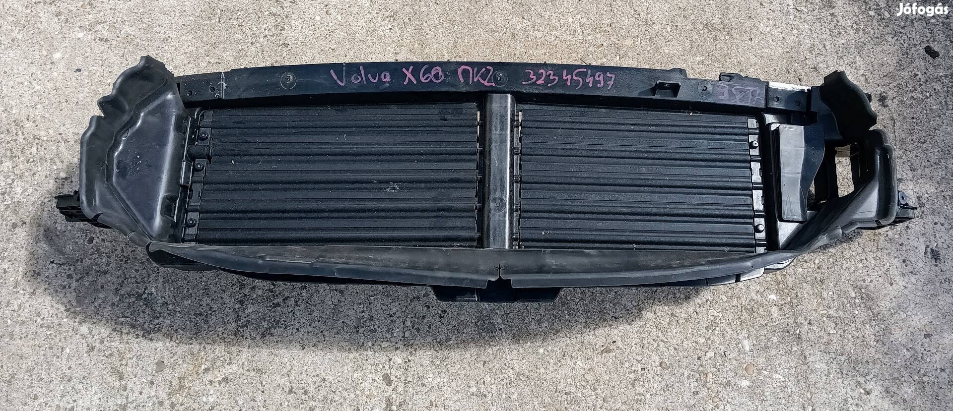 Volvo XC60 2018-tól levegő zsalú (32345497) első lökhárítóba
