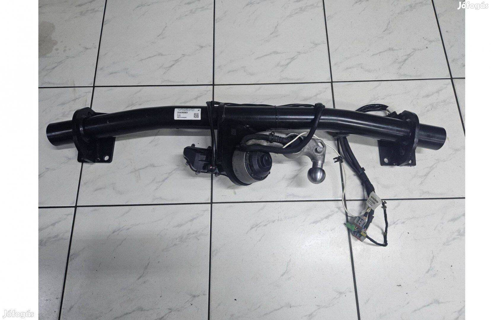 Volvo XC60 II gyári elektromosan kihajló vonóhorog szett!