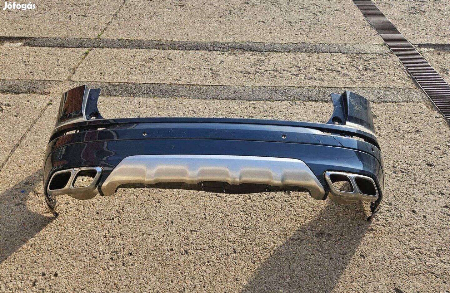 Volvo XC60 hátsó lökhárító, diffúzorral, toldattal egyben, 2017-2022