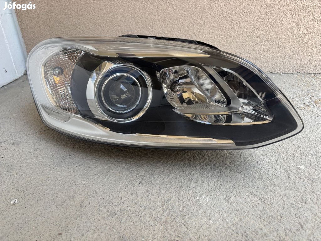 Volvo XC60 jobb első lámpa, fényszóró 31395897