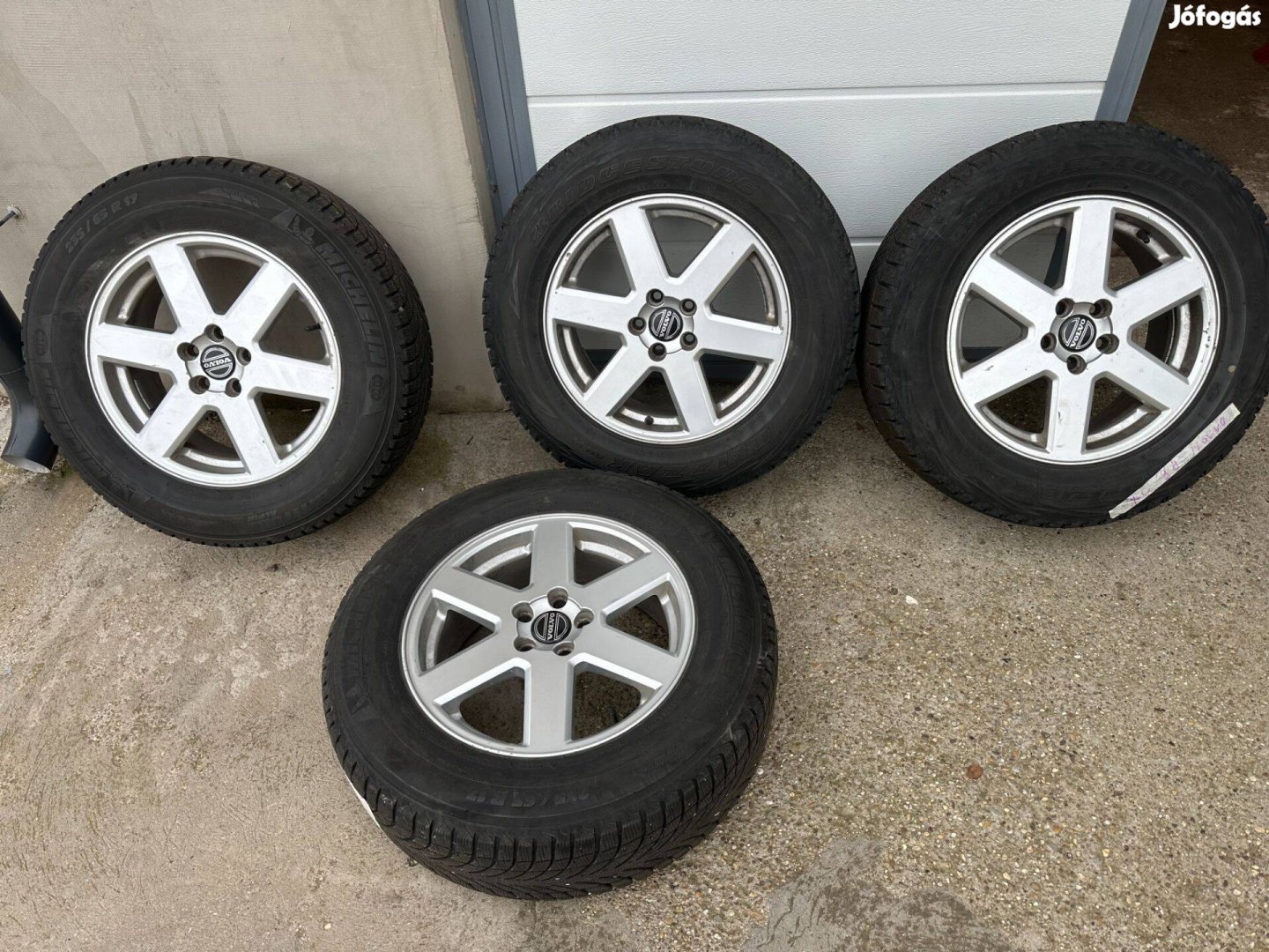 Volvo XC90 -hez gyári 17es alufelni garnitúra eladó