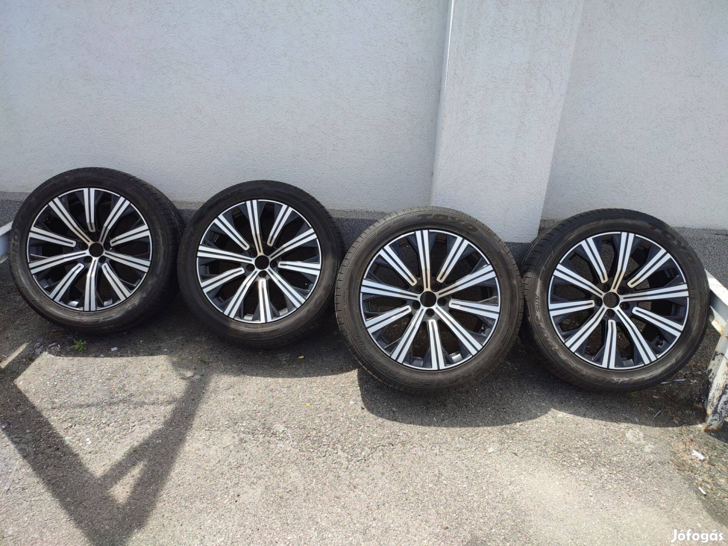 Volvo alufelni 275/45 R20