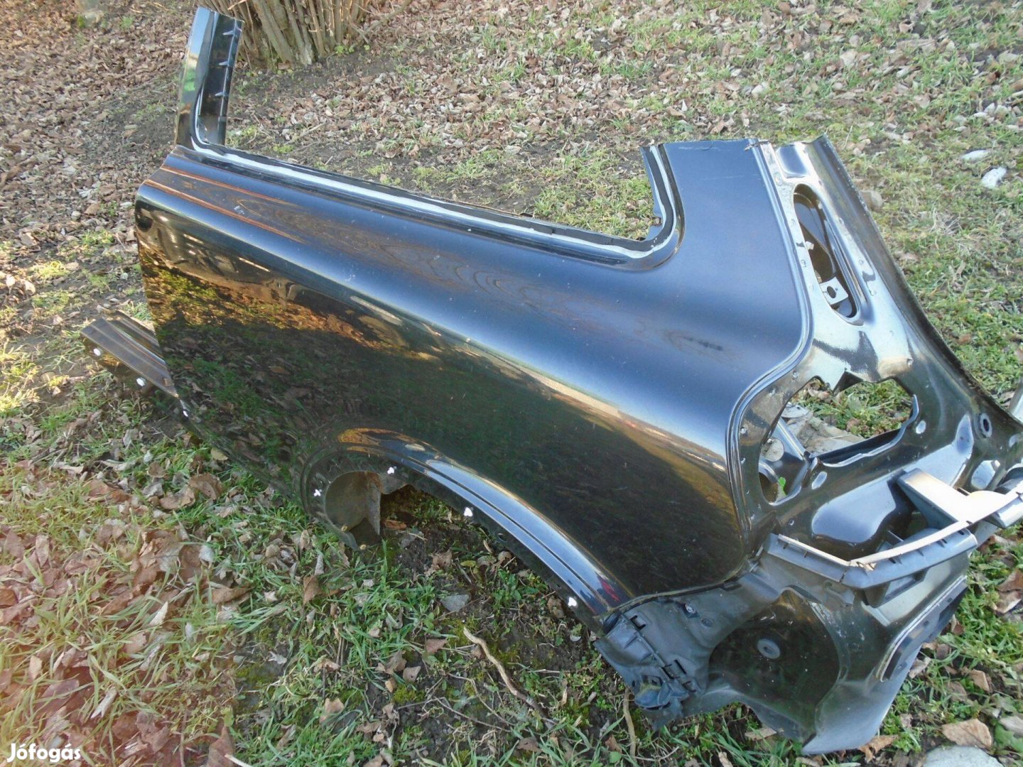 Volvo c30 hátsó sárvédő eladó!