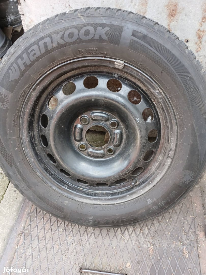 Volvo felni szerelt 4x114,3x15. 