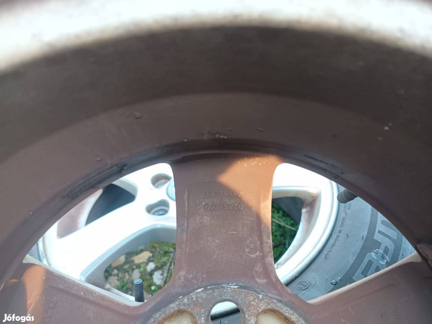 Volvo gyári 15" alufelni szett nyári gumikkal