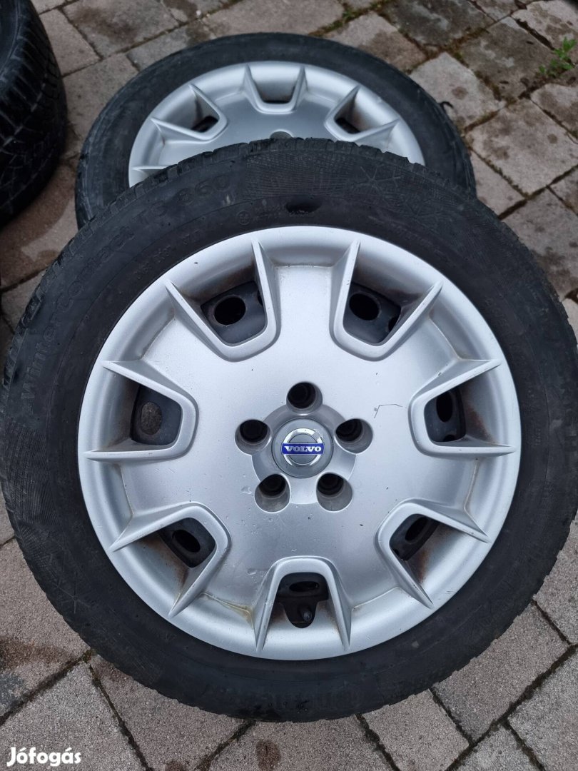 Volvo lemezfelni dísztárcsával