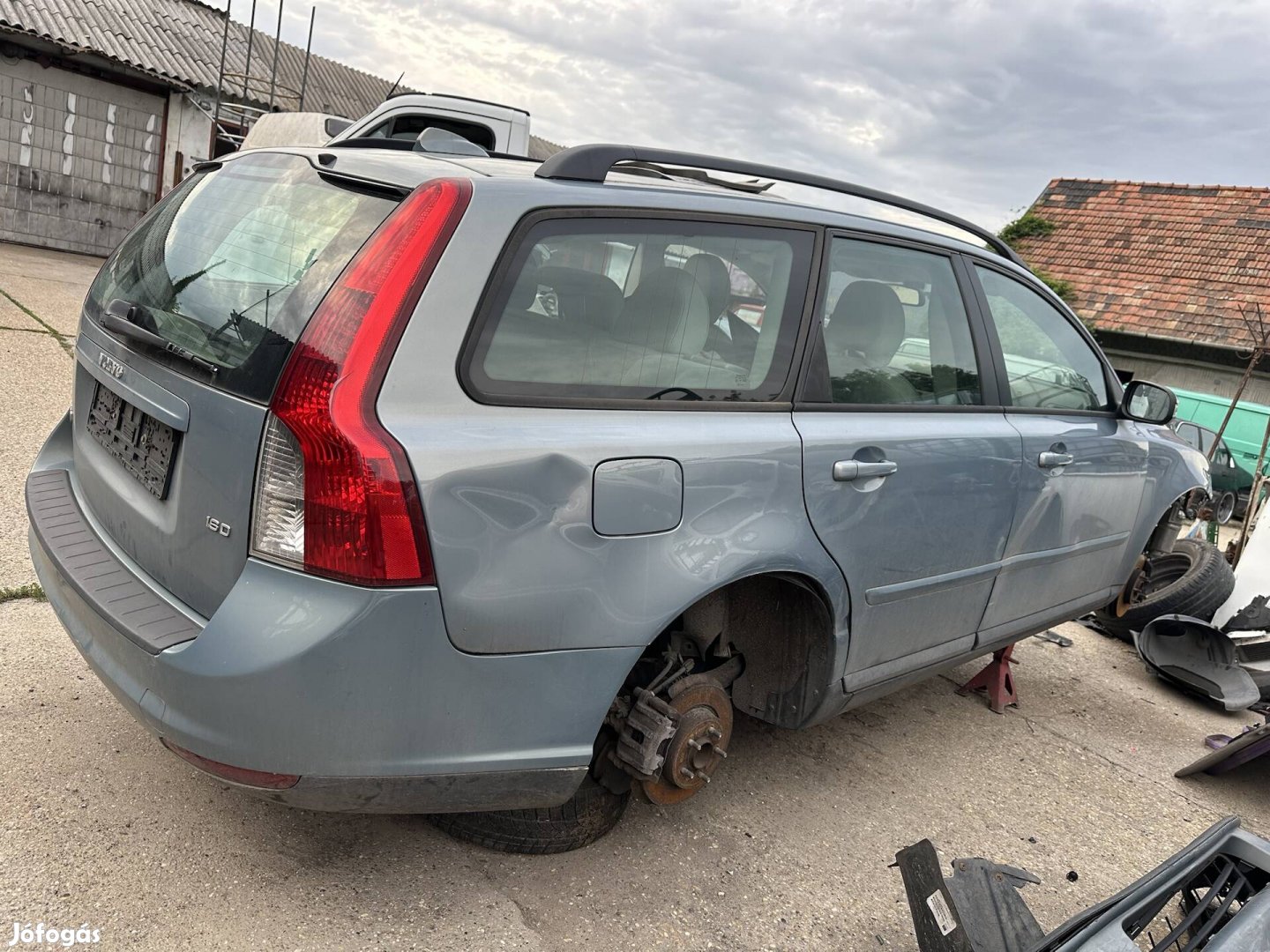 Volvo v50 1,6 d alkatrészei eladók 