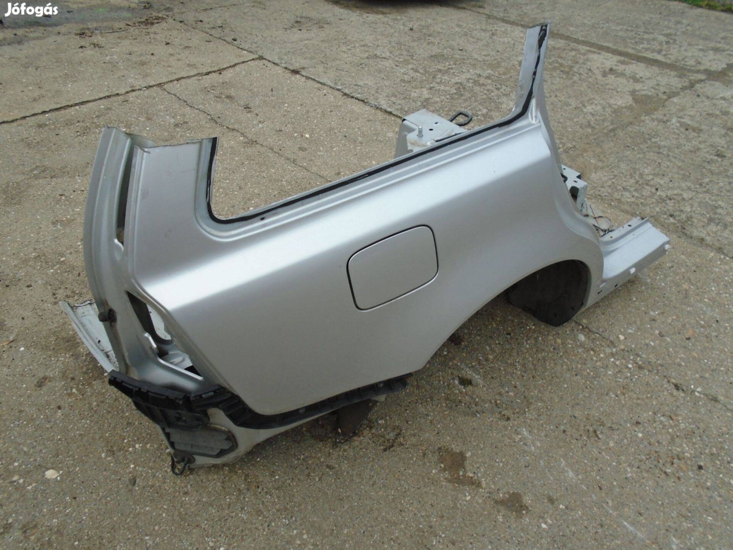 Volvo v50 jobb hátsó sárvédő!