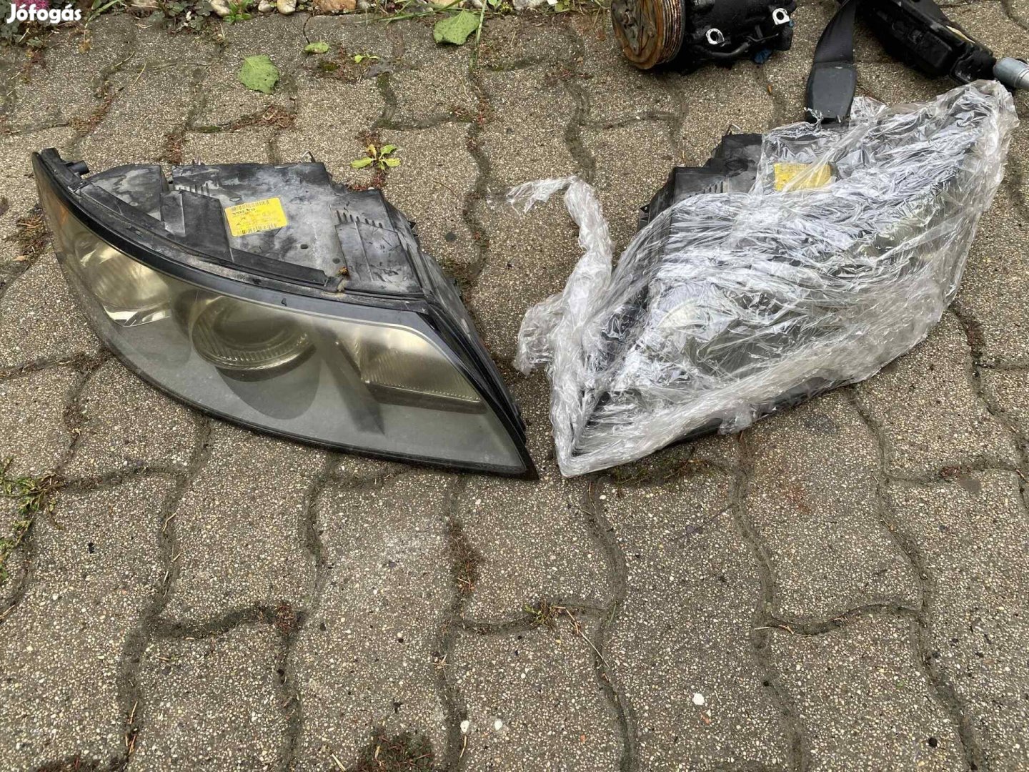 Volvo v50 s40 c30 jobb bal első fényszóró