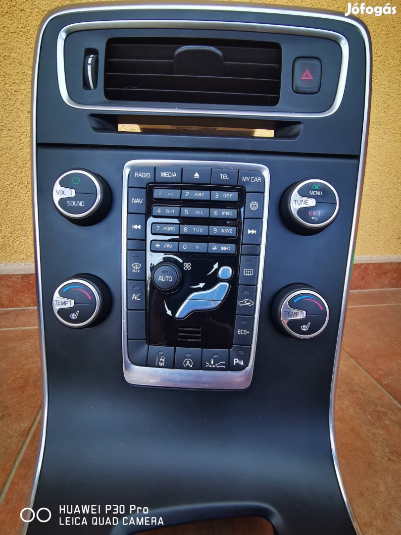 Volvo v60 középkonzol