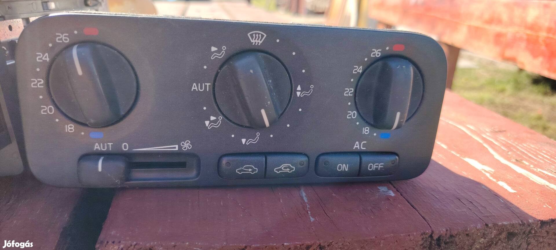 Volvo v 70 gyári autós magnó 