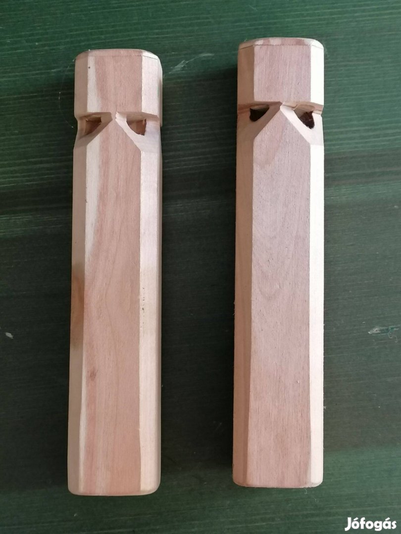 Vonatsíp fából, magyar kézműves termék
