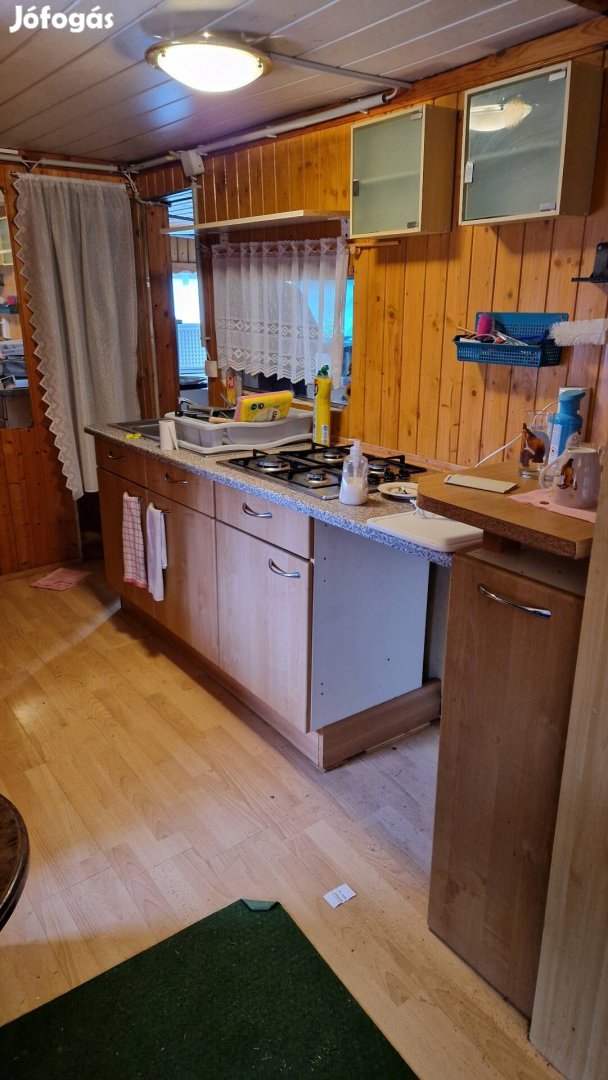 Vontatható gyári 8×3m Mobilház melléképülettel!