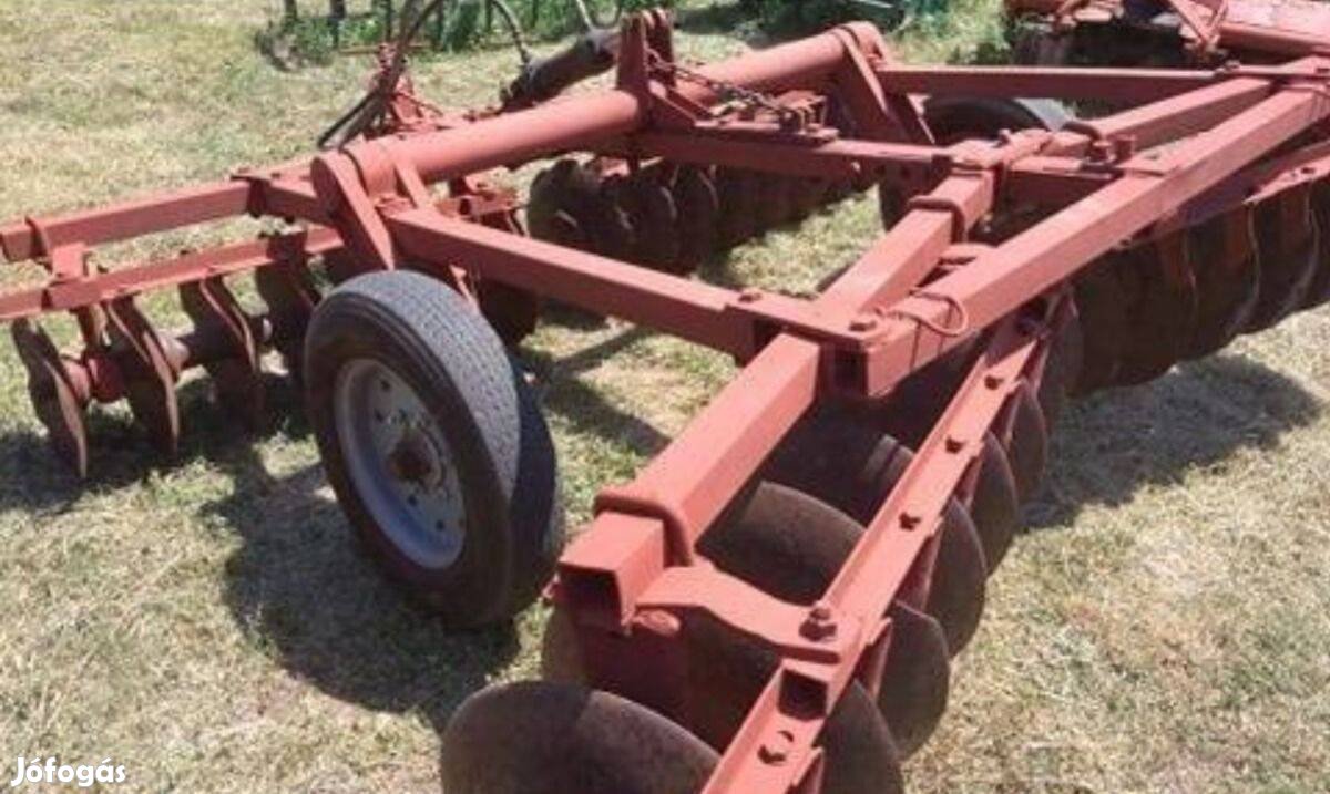 Vontatott T320 tárcsa