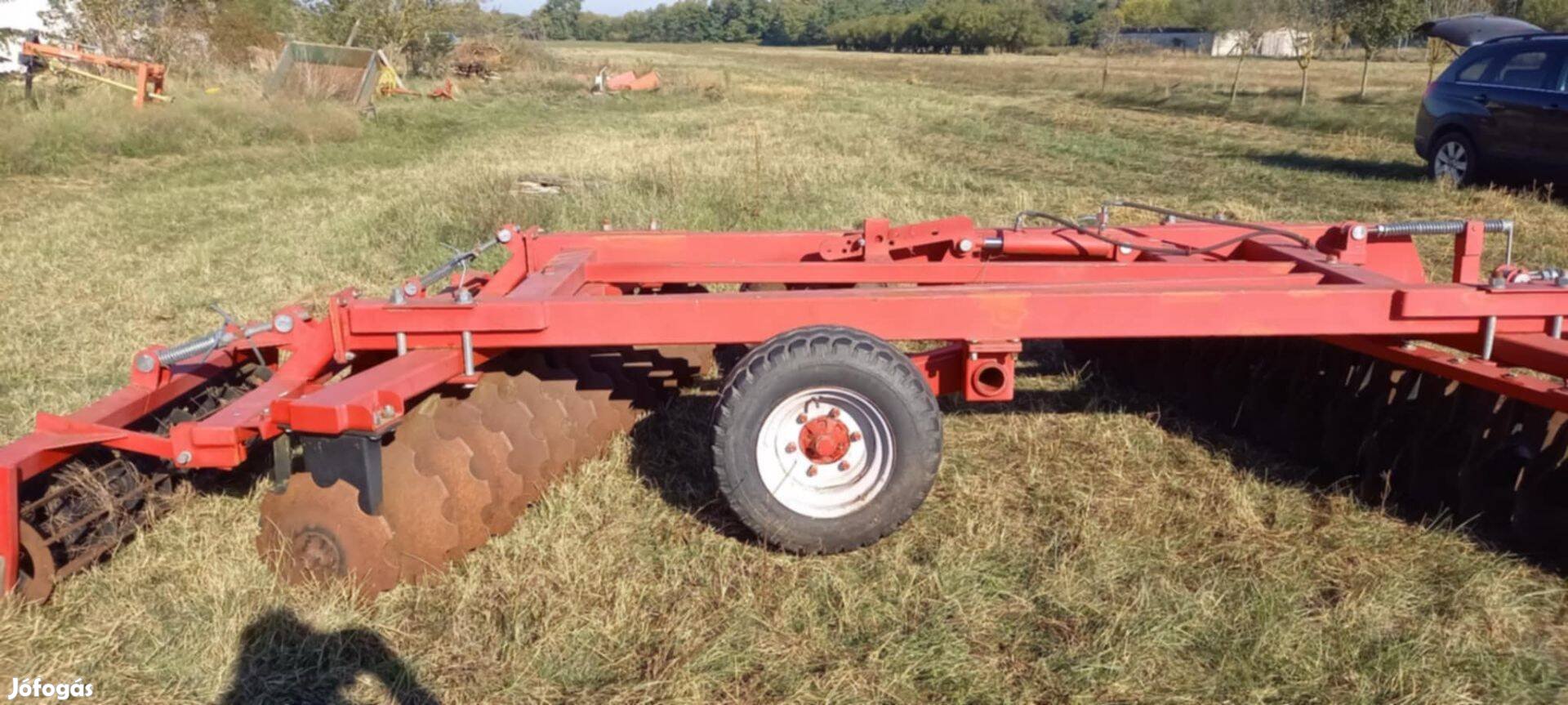 Vontatott tárcsa eladó