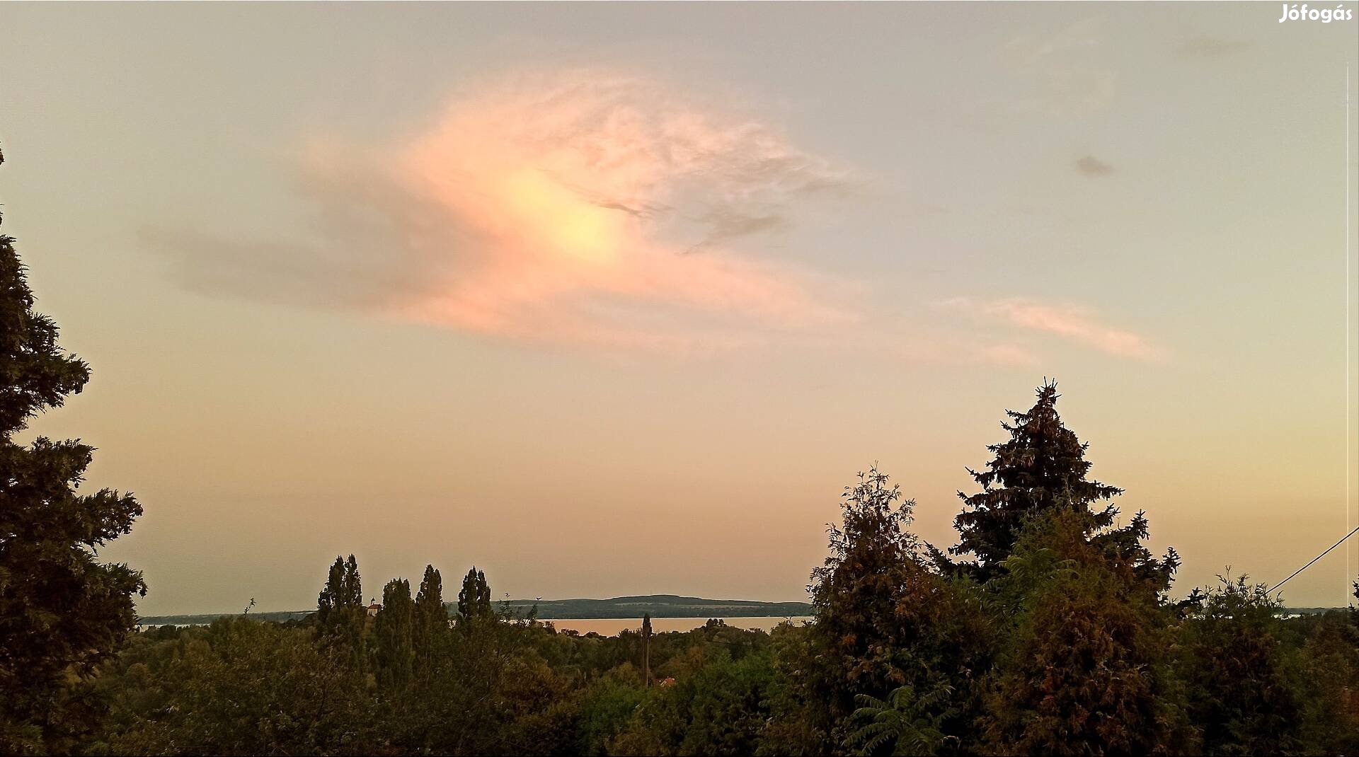 Vonyarcvashegyen  Örök  Panorámás   nyaraló eladó.