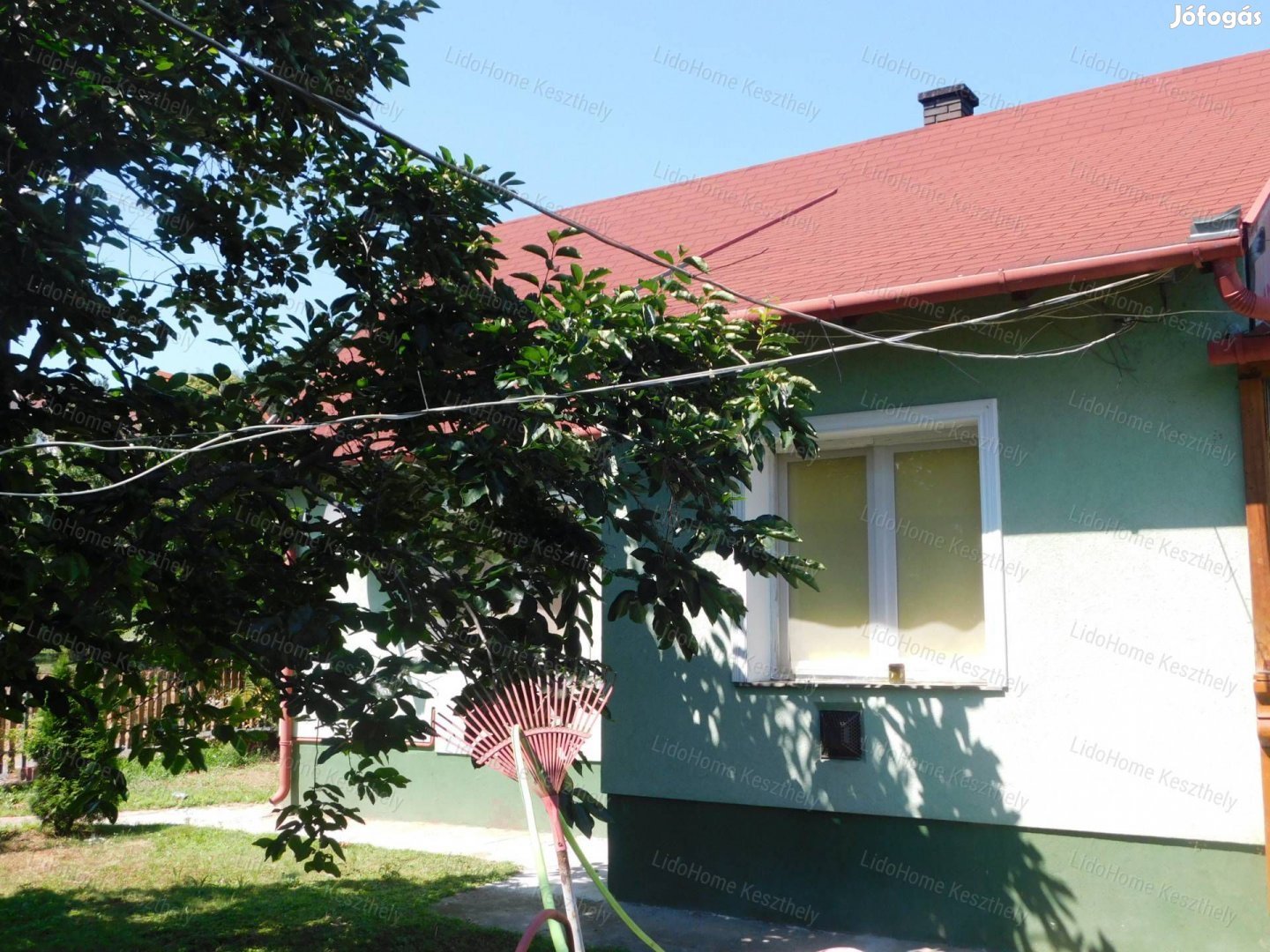 Vonyarcvashegyen panorámás ház eladó