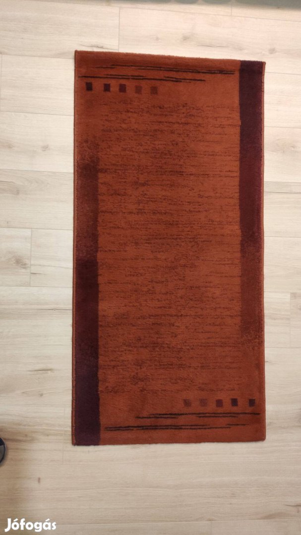 Vörös mintás szőnyeg 132*65 cm 3500,- Ft/db