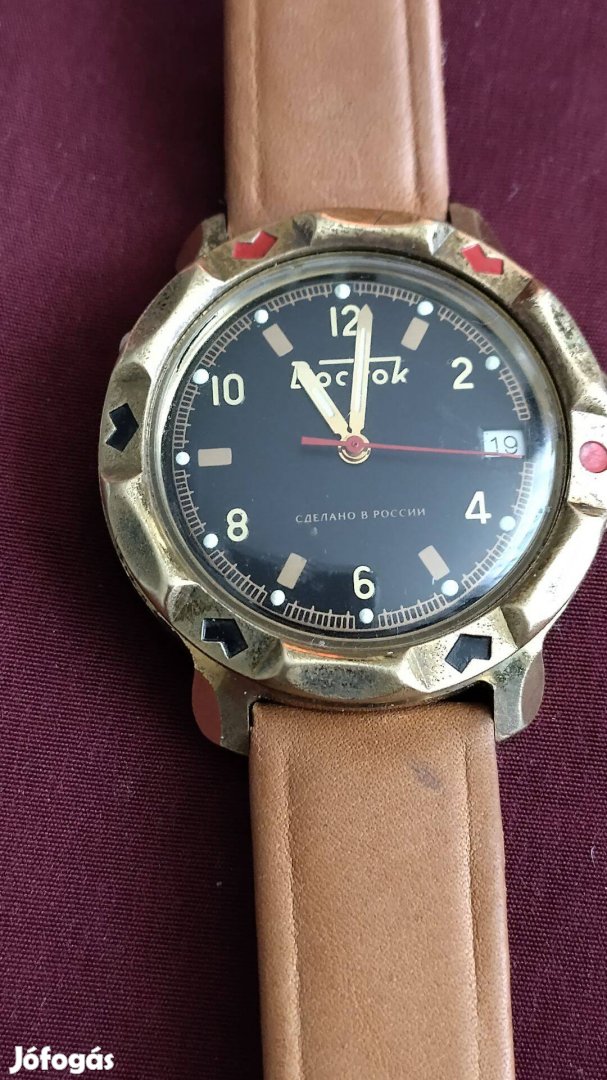 Vostok karóra fekete számlappal