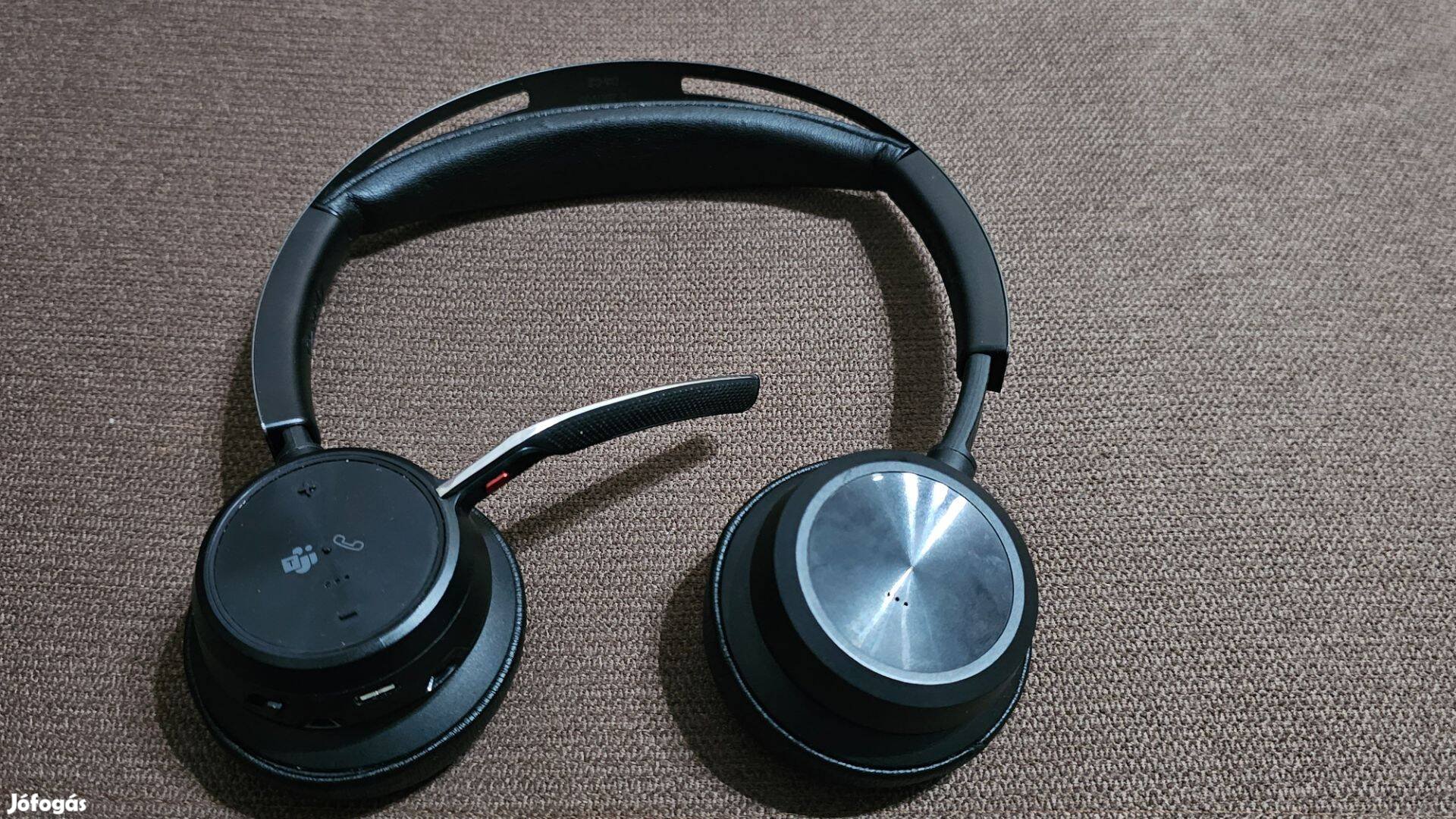 Voyager Foxus 2 headset