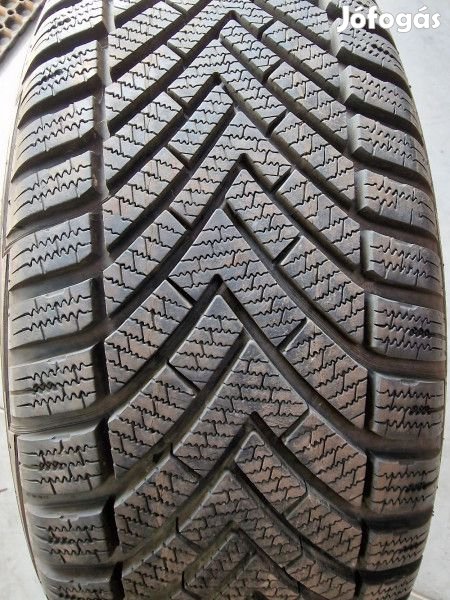 Vredestein 215/55R16 WINTRAC 7.5mm DOT23 használt gumi HG13483 téli