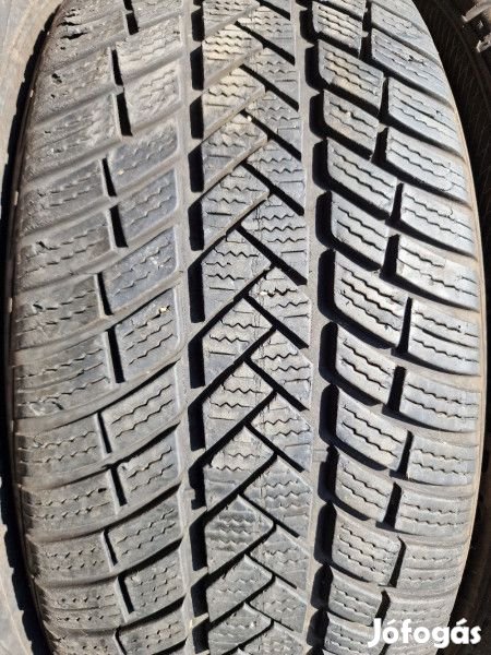 Vredestein 225/55R17 WINTRAC 5-6mm DOT19 használt gumi HG13388 téli