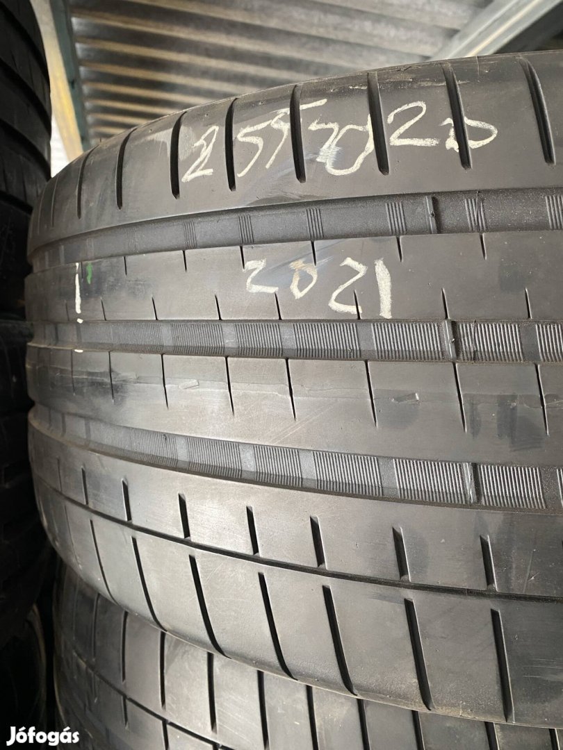 Vredestein 255/40 r20 nyári gumi 255/40r20
