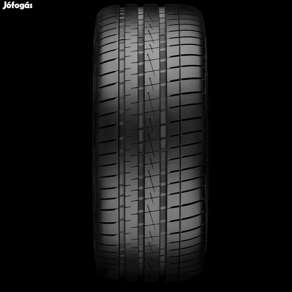 Vredestein ULTRAC 91Y XL Erősített 21545R17 Y 91 nyárigumi