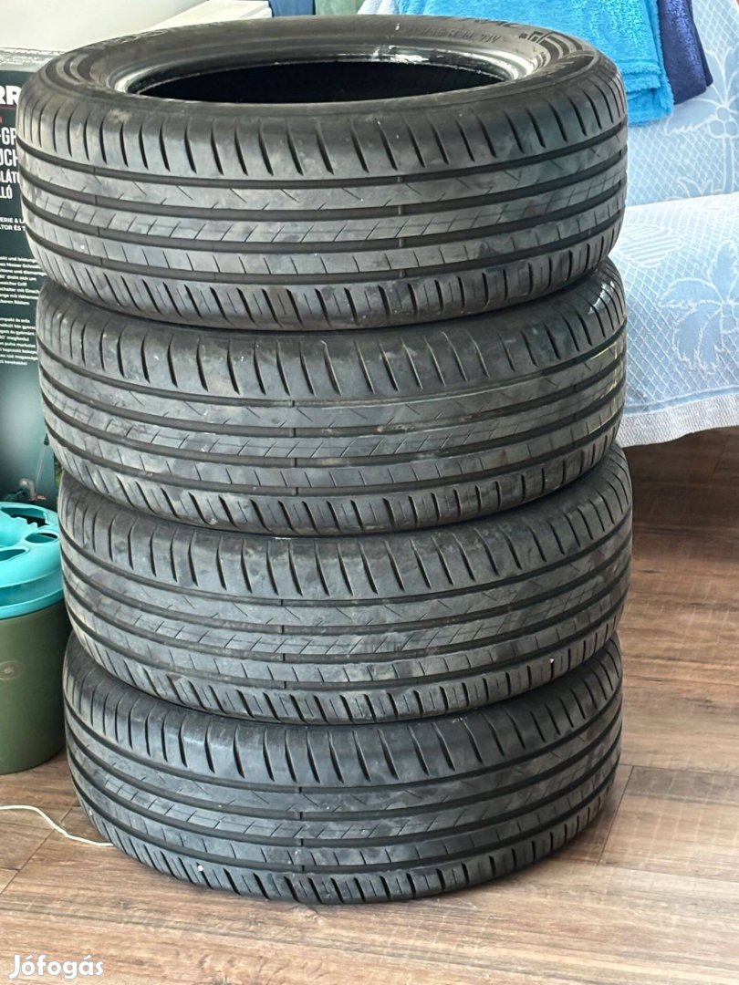 Vredestein Ultrac 215/55 R16 nyári gumi szett