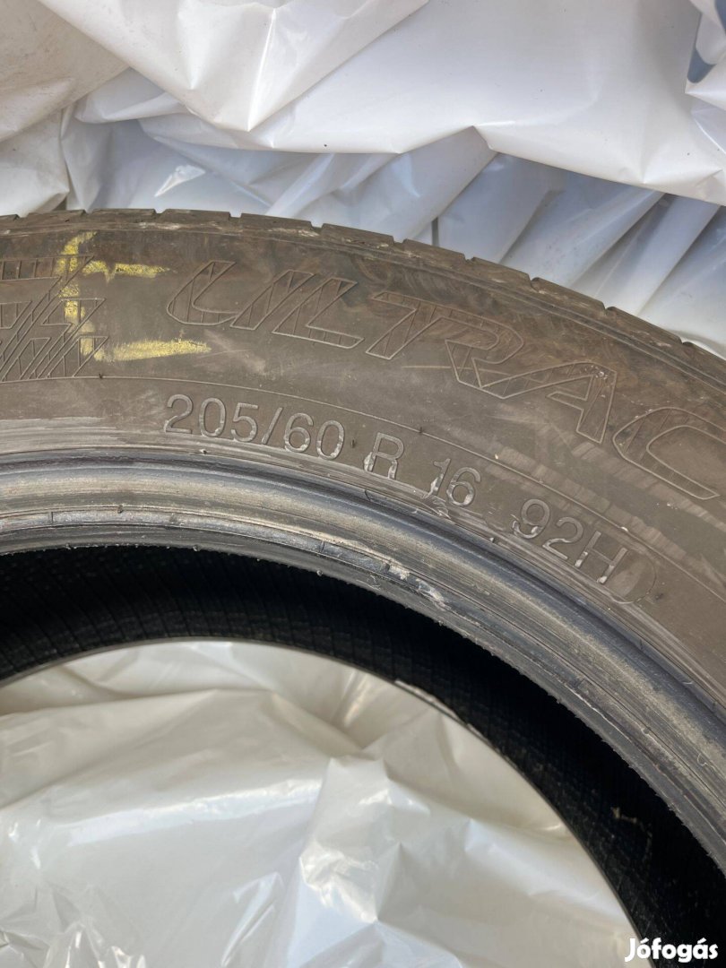 Vredestein Ultrac 92H 205/60 R 16 nyárigumi szett (4db)