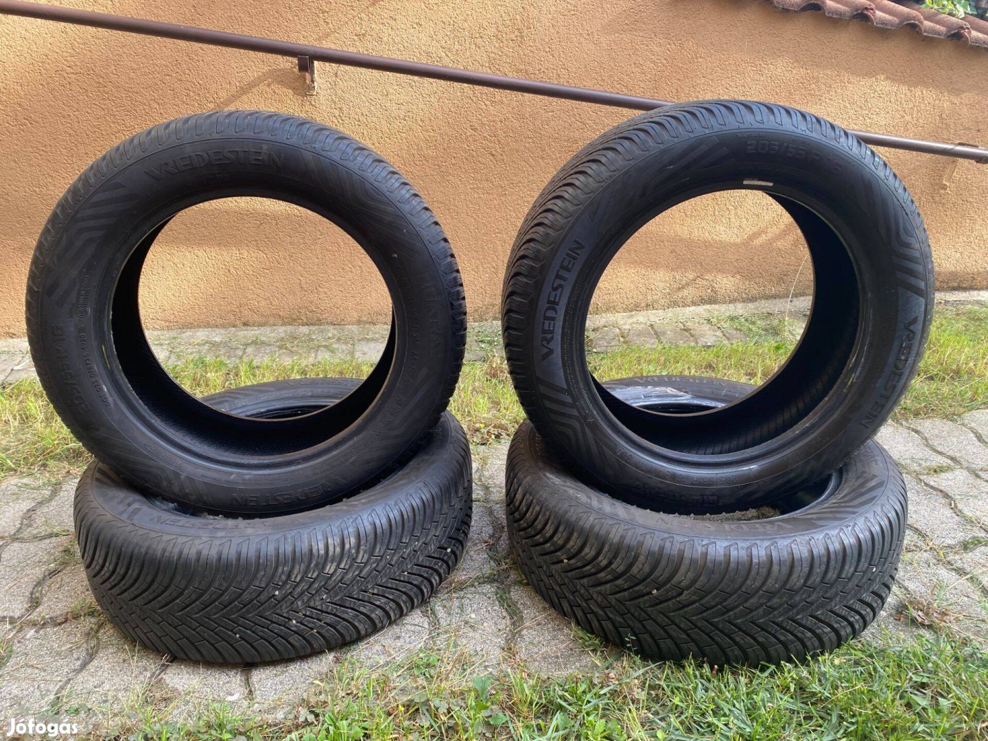 Vredestein négyévszakos gumi 205/55 R16