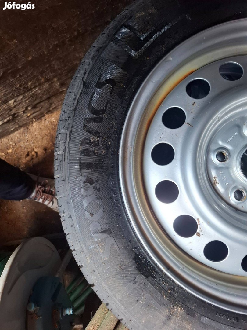 Vredestein nyári gumis kerékszett 20560 R16