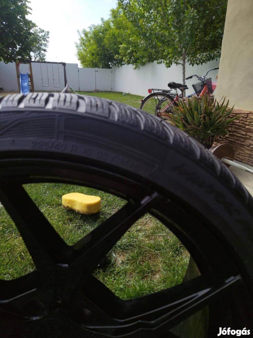 Vredesten winrace propeller 225/40 R19. Téli gumi