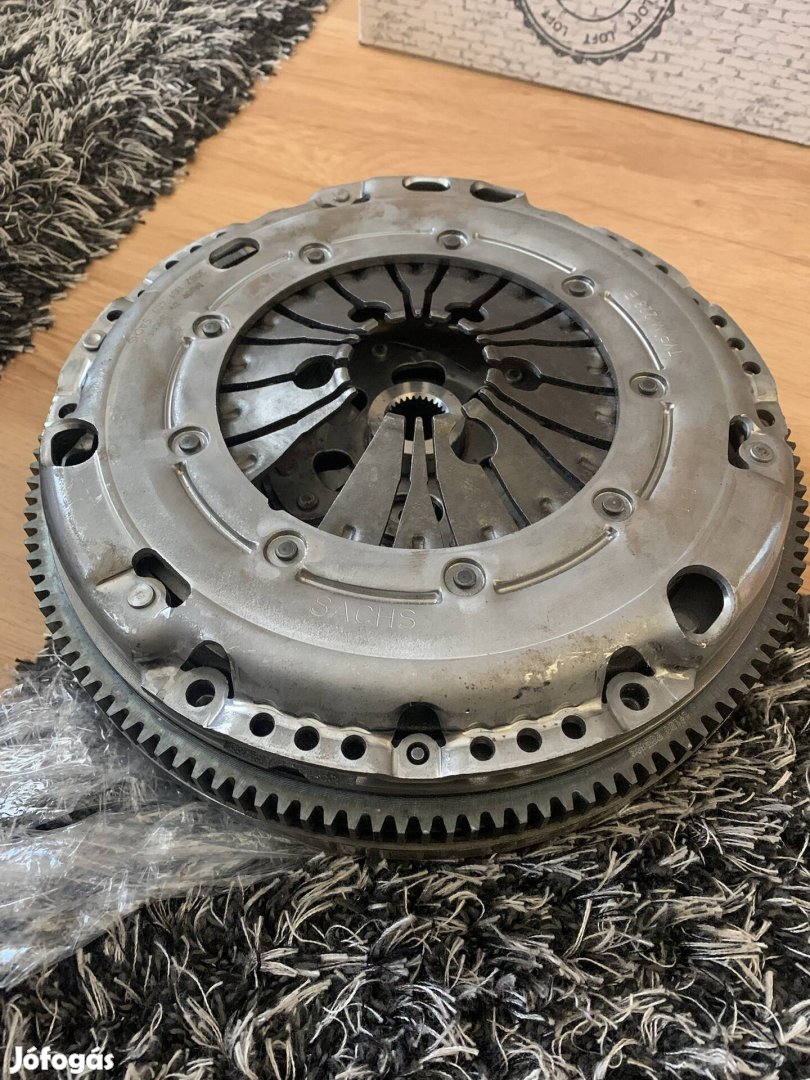 Vw AUDi kettős tömegű + kuplung