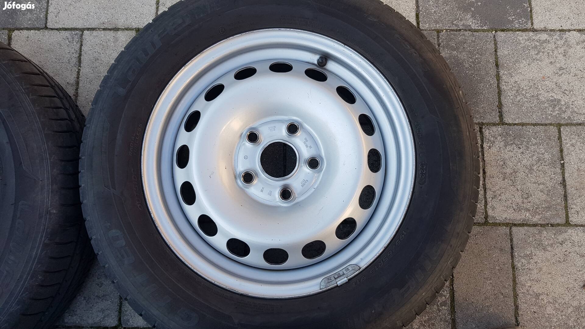 Vw Caddy gyári lemez felni,Laufen eco Fit Nyárigumival 5x112 ET 47