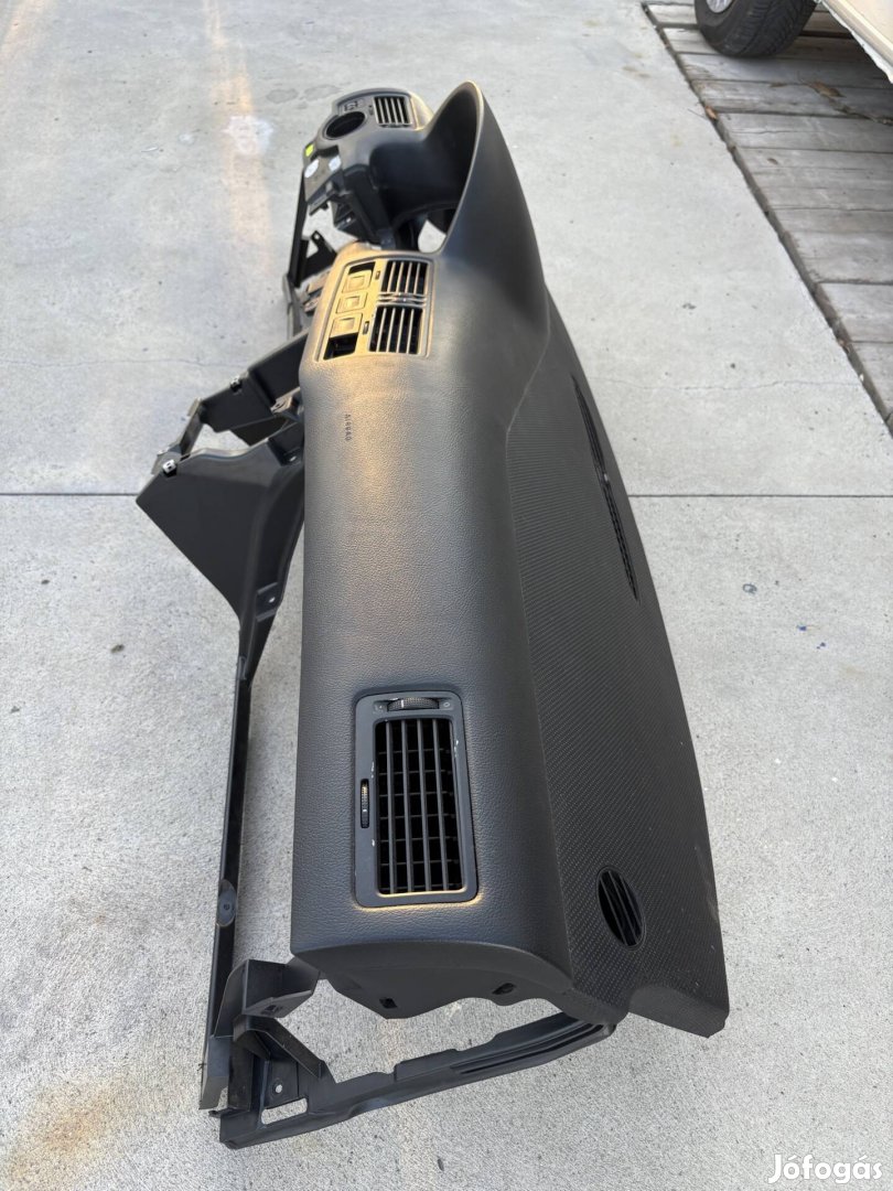 Vw Golf 4 Bora komplett pöttyös műszerfal