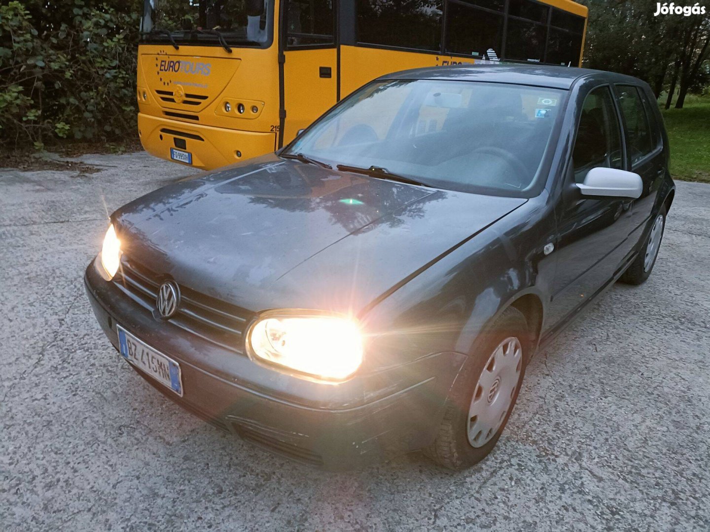 Vw Golf 4 gyári karosszéria elem LC7V színben eladó