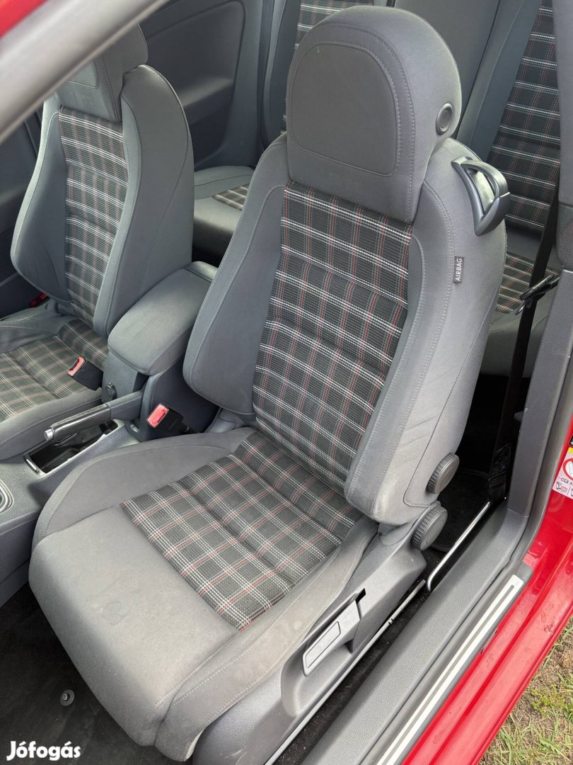 Vw Golf 5 GTI kockás ülés szett