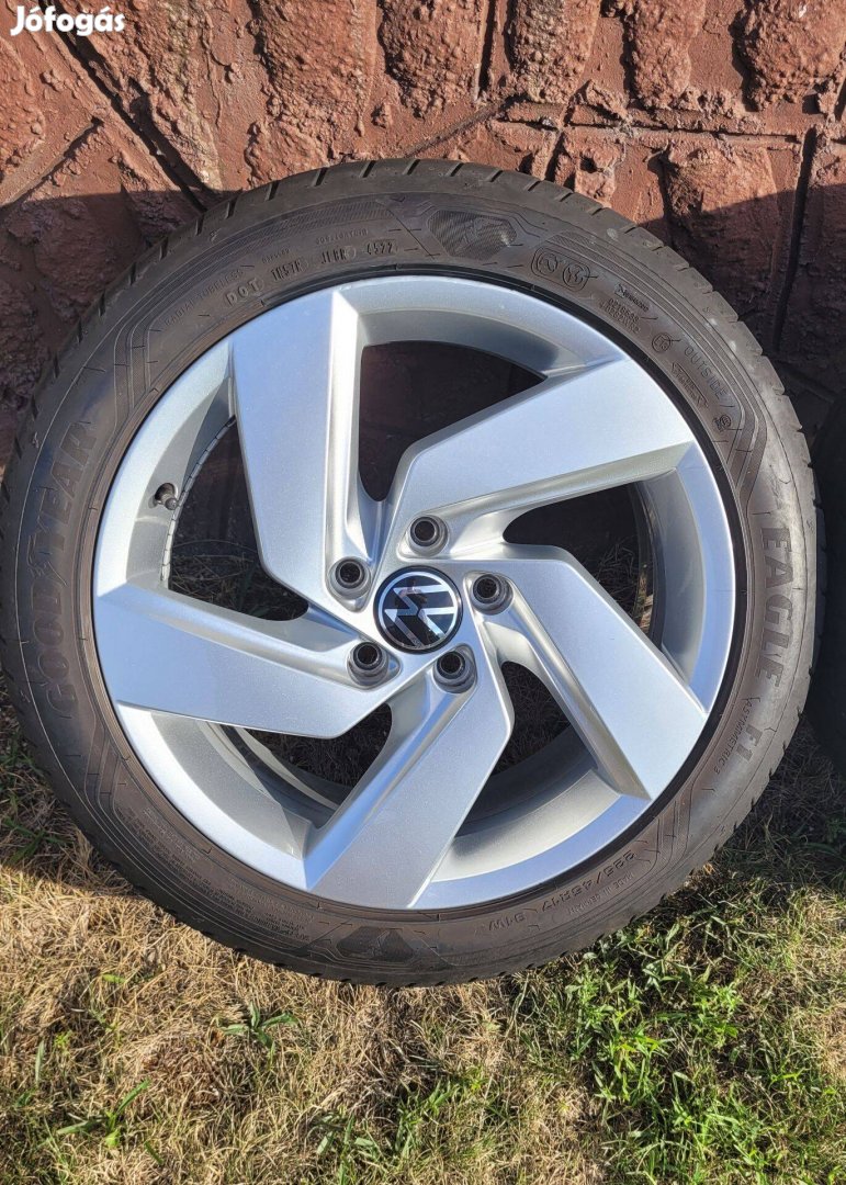 Vw Golf 7 Golf 8 gyári alufelni 17" + erős nyárigumik