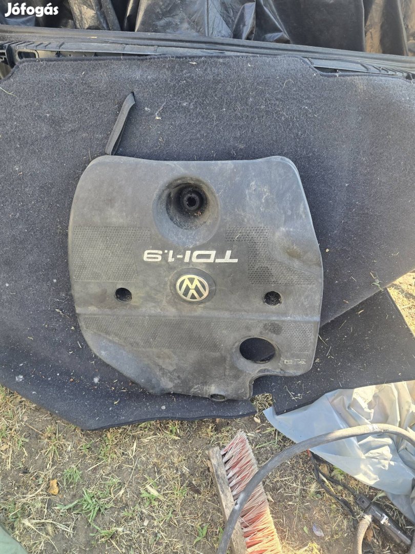Vw Golf IV 1.9 tdi motor burkolat 