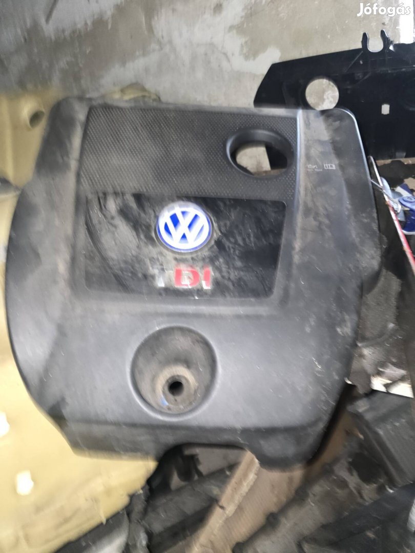 Vw Golf IV ASZ motor burkolat 