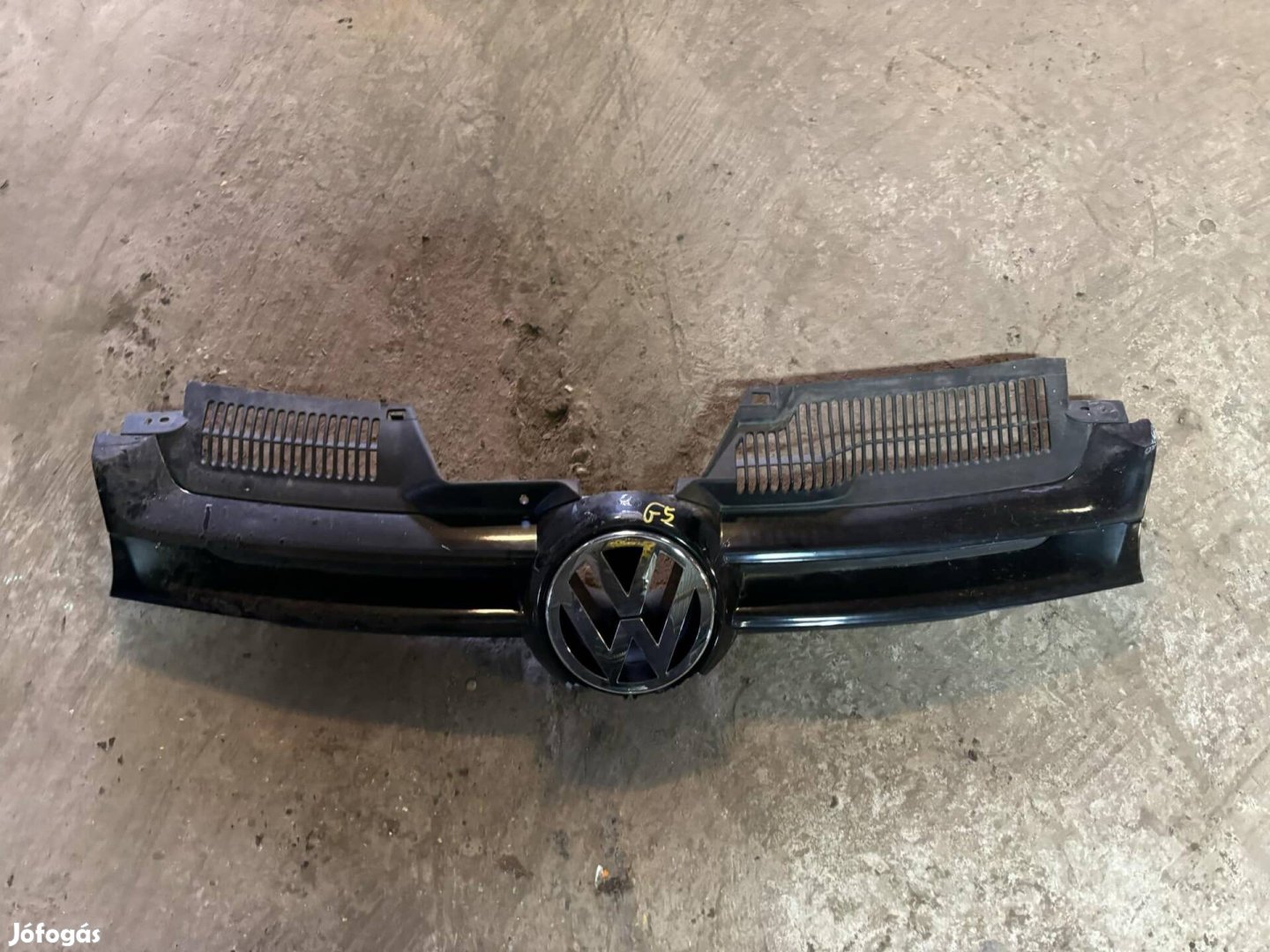 Vw Golf V 5 díszrács rács embléma sérült 