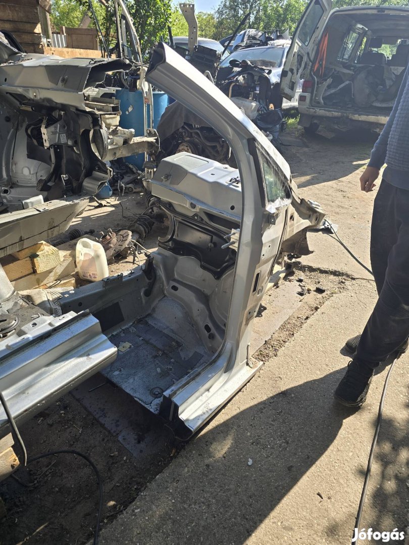 Vw Golf V Plus jobb első negyed 