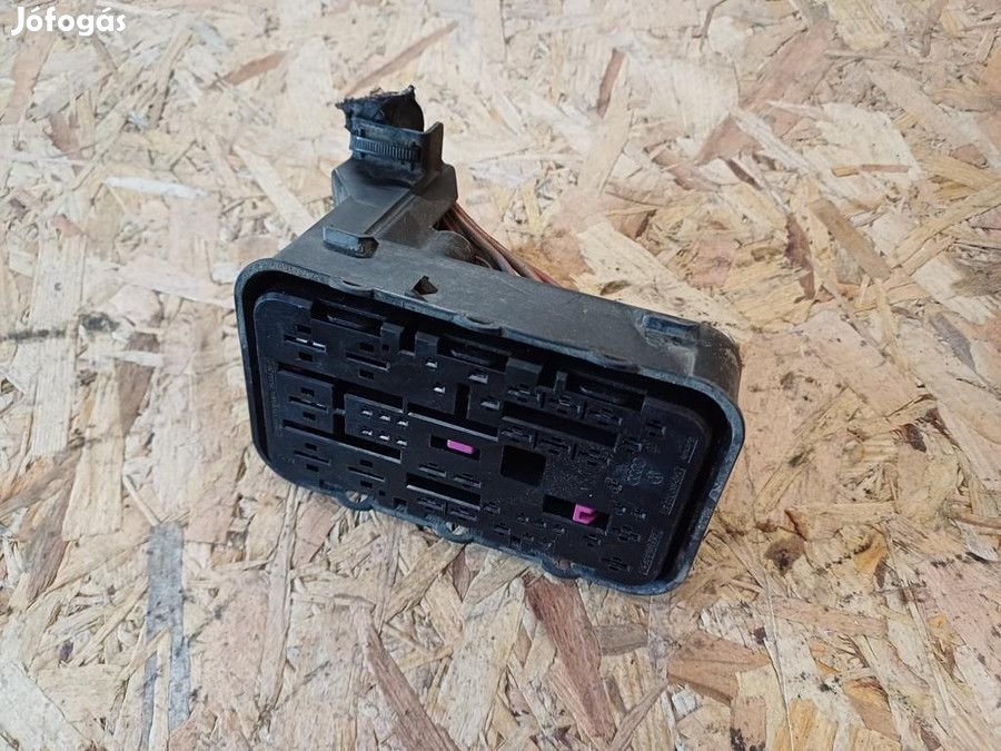 Vw Jetta 2005-2010 1.6 Benzines Biztosíték Doboz