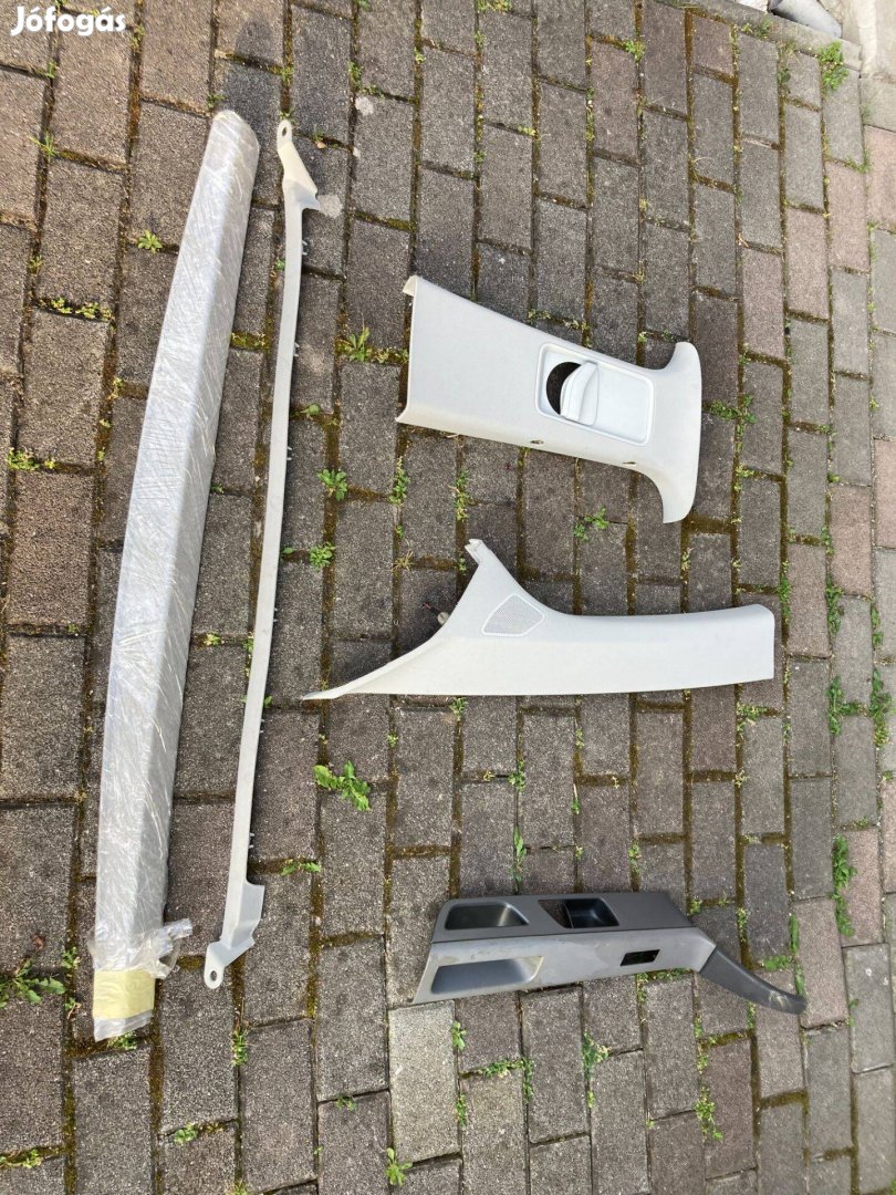 Vw T5 T6 Multivan Caravelle oszloptakarók, első ajtó behúzó