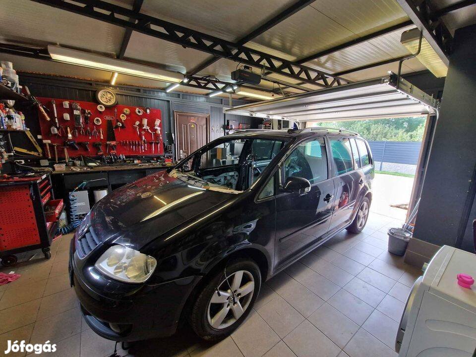 Vw Touran 2.0 TDI Bkd alkatrészek